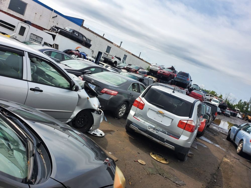 junk-cars-toronto-buyers-paying-top-cash-big-1