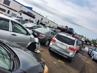 junk-cars-toronto-buyers-paying-top-cash-small-1