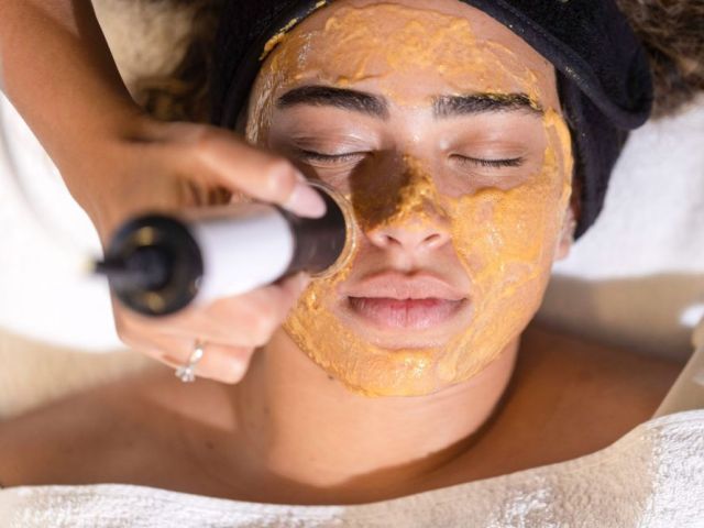 oxygeneo-facial-surrey-smooth-glowing-skin-book-today
