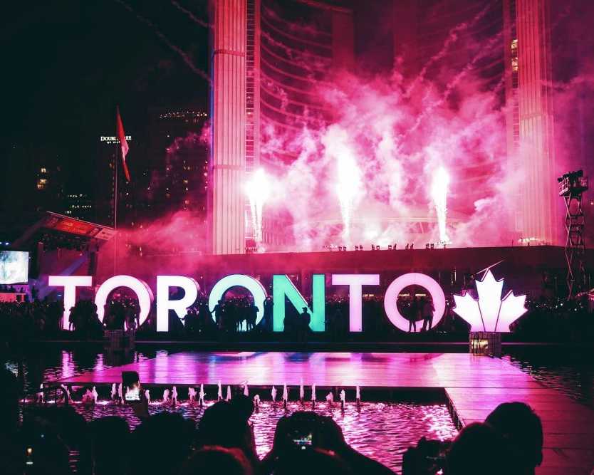 stage-rental-toronto-for-events-weddings-corporate-shows