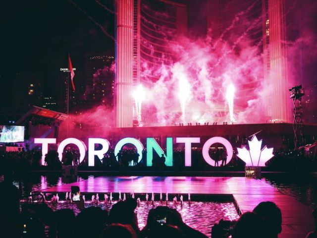 stage-rental-toronto-for-events-weddings-corporate-shows