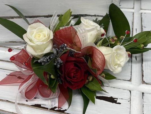wedding-floral-arrangements-in-okotoks-boy-o-boy-flowers