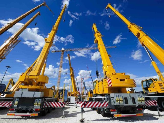 reliable-self-erecting-crane-solutions-by-cpcrane-experts