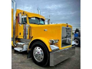 peterbilt-in-mississauga-ontario-small-0