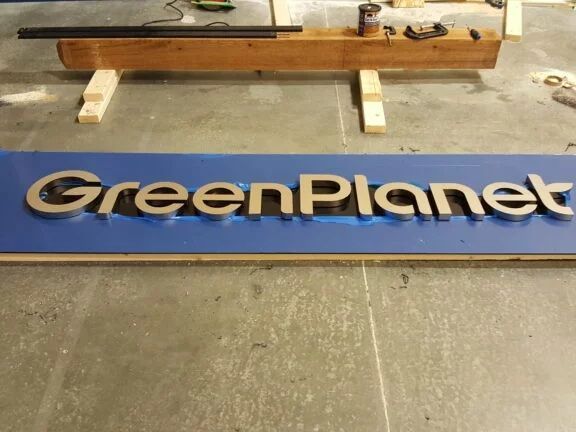 custom-fascia-signs-for-storefront-branding