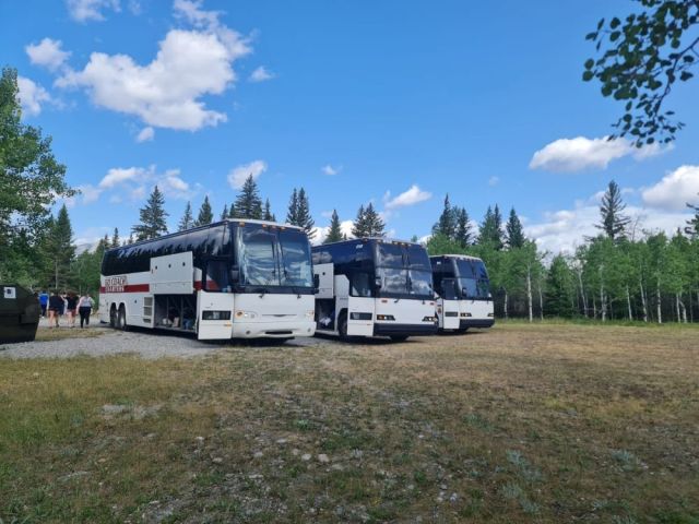 edmonton-charter-bus-rental-safe-comfortable-affordable