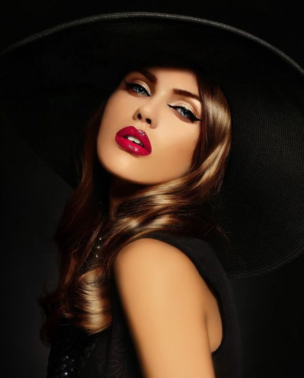 do-brides-trust-bridal-makeup-in-brampton-for-wedding-day-glow-big-0