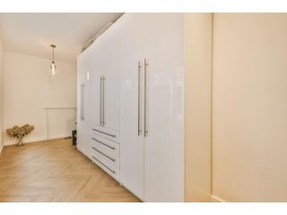 wardrobe-closets-with-drawers-for-smart-stylish-storage-small-0