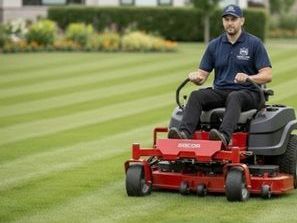 best-service-for-commercial-lawn-maintenance-in-kinsale