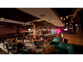 best-bar-near-kitchener-live-karaoke-drinks-small-0