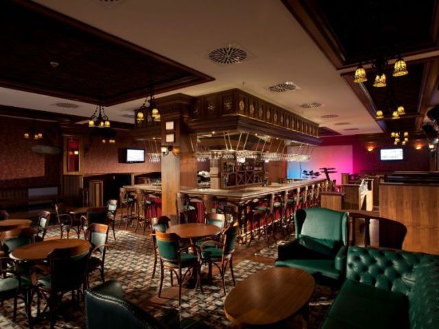 best-bar-near-kitchener-live-karaoke-drinks