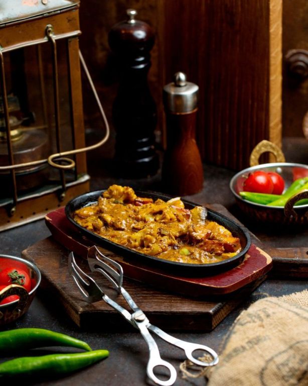 fresh-affordable-tiffin-services-toronto-for-daily-meals-big-0