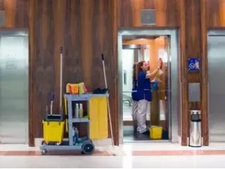 professional-commercial-building-cleaning-for-every-business-small-0