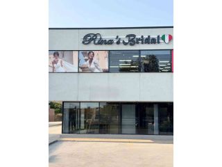 what-to-expect-at-a-bridal-dresses-boutique-in-toronto-small-0