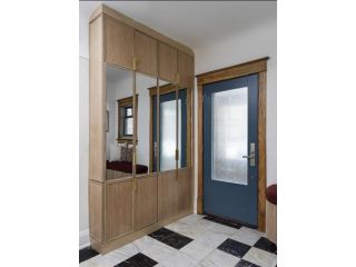 wardrobe-closets-with-drawers-custom-organized-storage-systems-small-0
