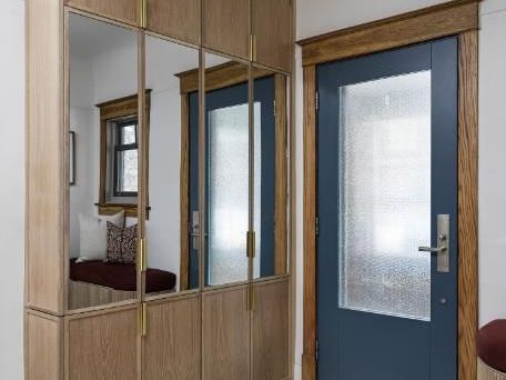 wardrobe-closets-with-drawers-custom-organized-storage-systems