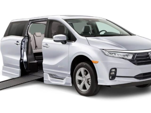 wheelchair-accessible-van-ontario-safe