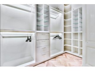 closets-wardrobe-modern-storage-design-installation-service-small-0
