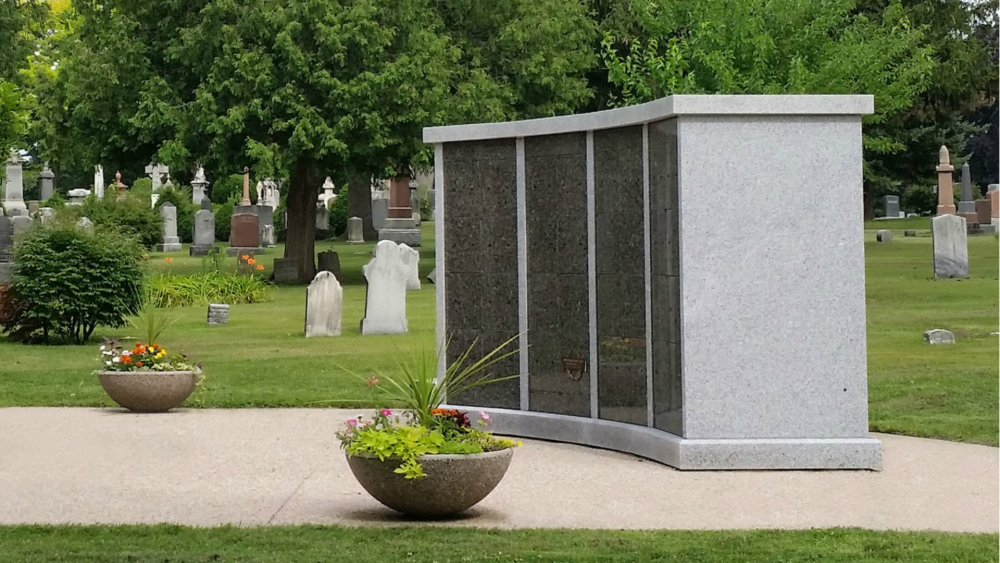 why-choosing-the-right-funeral-home-matters-big-0