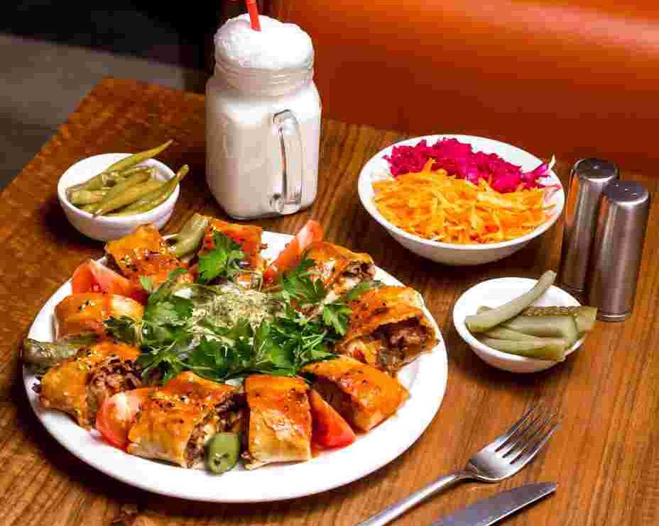 why-more-people-choose-tiffin-service-toronto