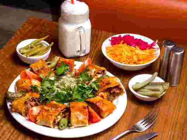 why-more-people-choose-tiffin-service-toronto