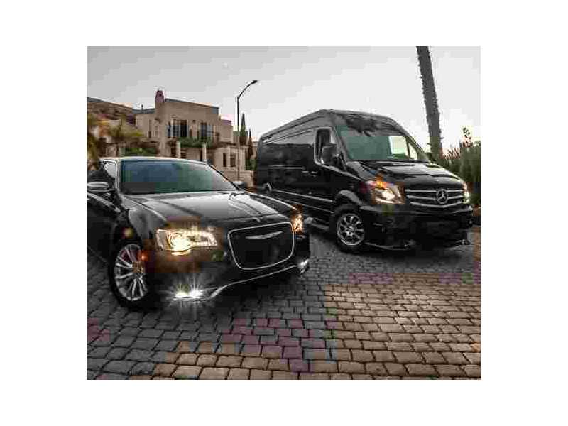 ford-expedition-limo-in-georgetown-on-small-0