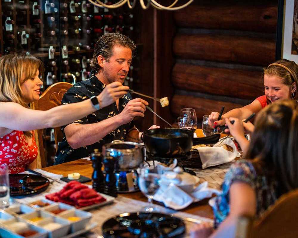 looking-for-the-best-restaurants-in-lake-louise-explore-now