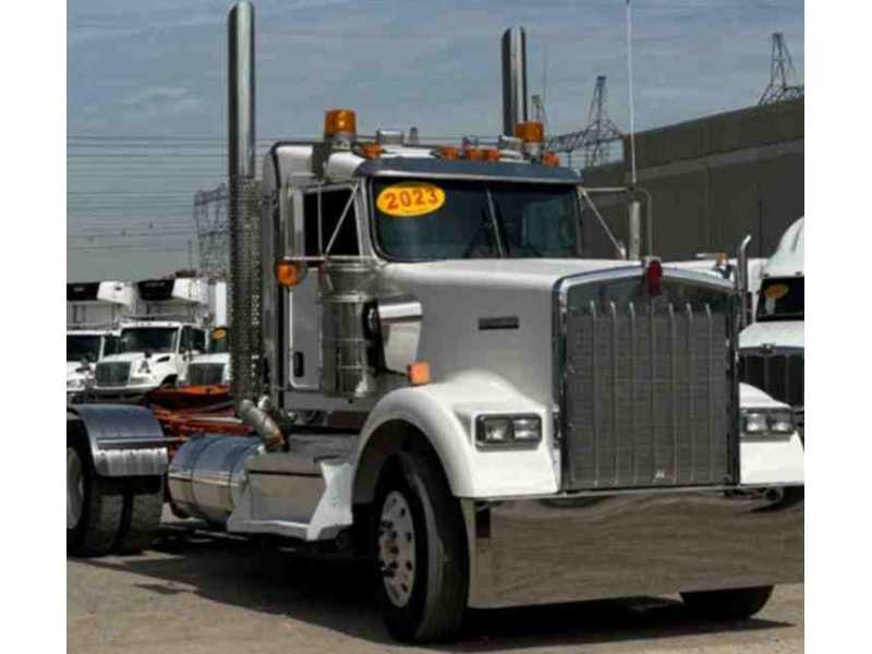 kenworth-truck-dealer-mississauga-small-0