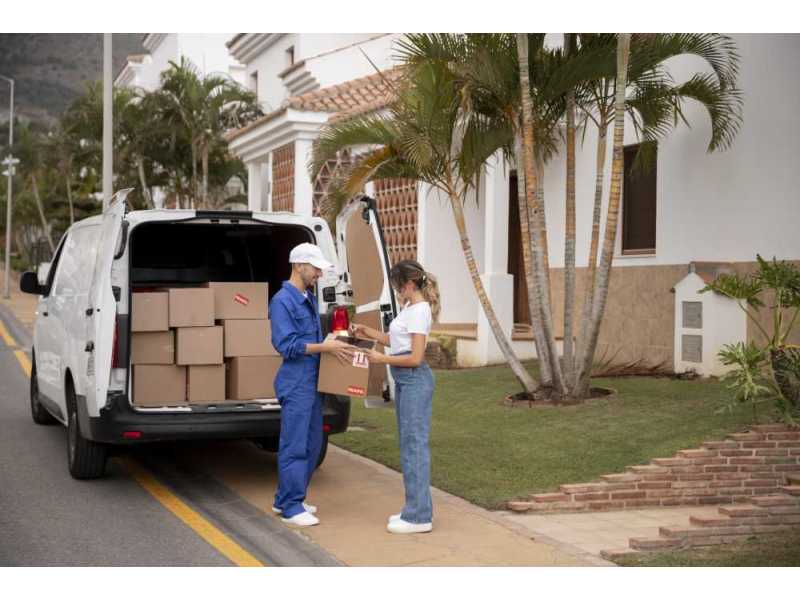 professional-moving-services-in-london-ontario-merc-movers-small-0