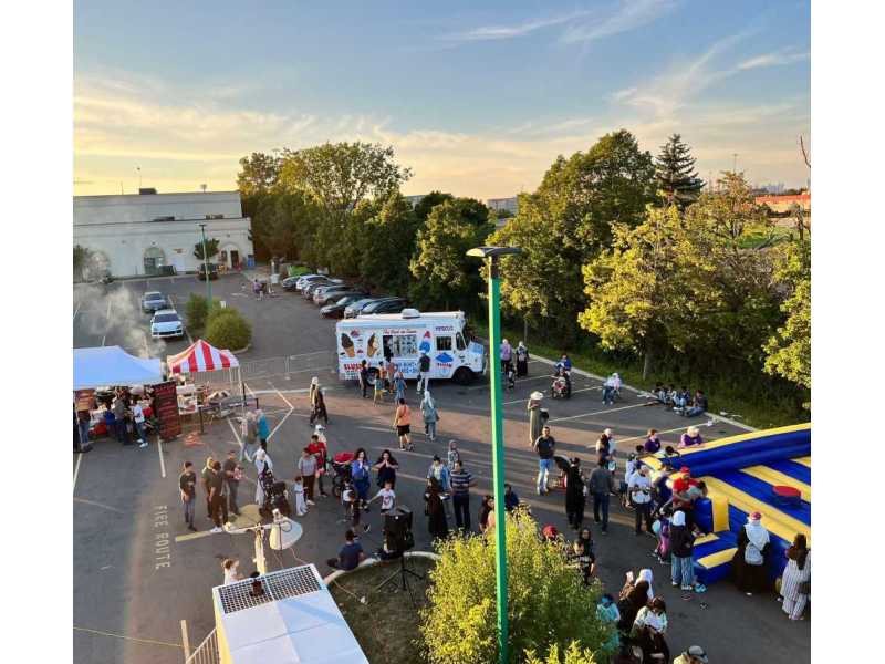 toronto-gta-ice-cream-trucks-ice-cream-truck-rentals-in-oakville-small-0