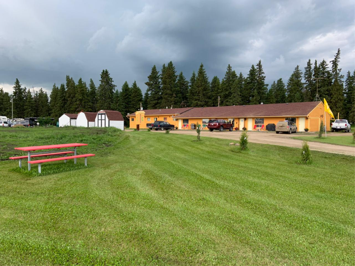 camping-rooms-in-millet-alberta-perfect-blend-of-comfort-big-0