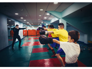 Get the Best Boxing Lessons in Brampton for All Ages at Legends MMA!