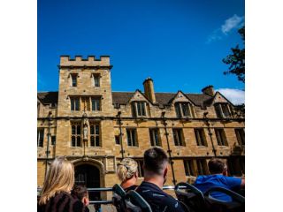 explore-oxford-city-with-the-hop-on-hop-off-bus-small-1