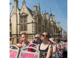 explore-oxford-city-with-the-hop-on-hop-off-bus-small-2