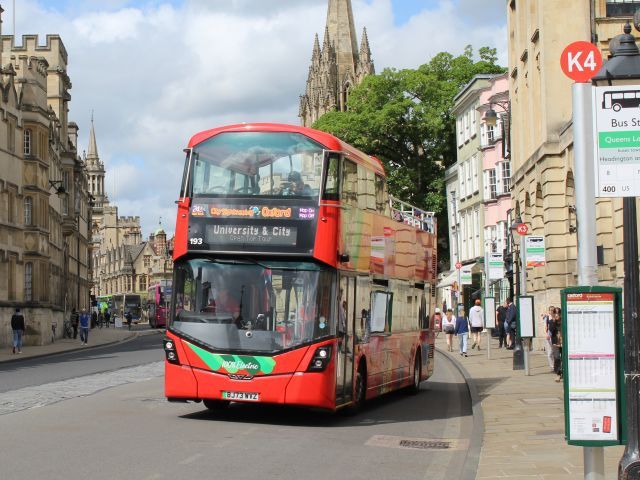 explore-oxford-city-with-the-hop-on-hop-off-bus