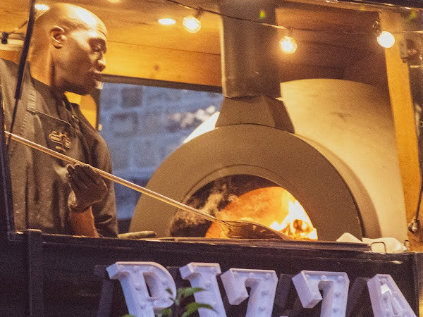 mobile-catering-pizza-van-hire-the-pizza-post-big-3