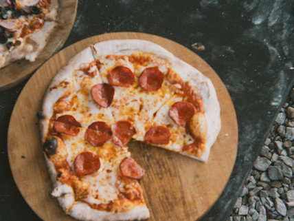mobile-catering-pizza-van-hire-the-pizza-post-big-4