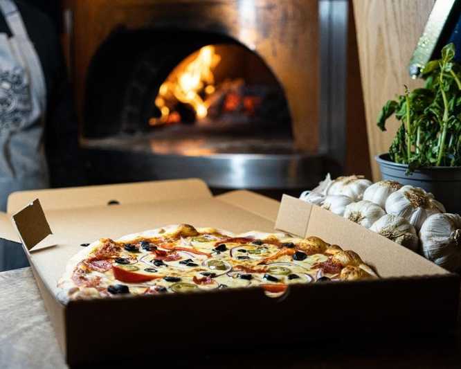 mobile-catering-pizza-van-hire-the-pizza-post