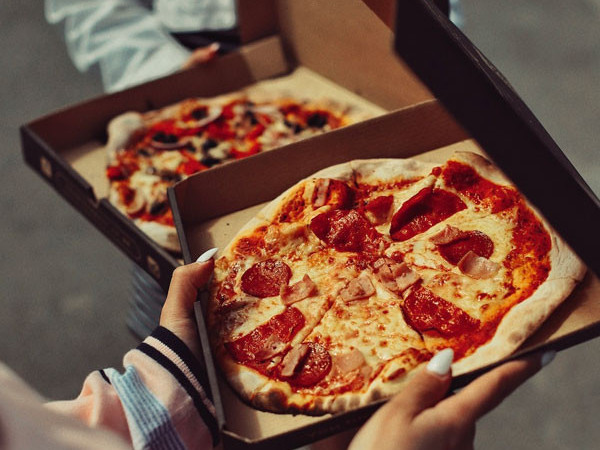 mobile-food-van-catering-the-pizza-burger-post-big-4