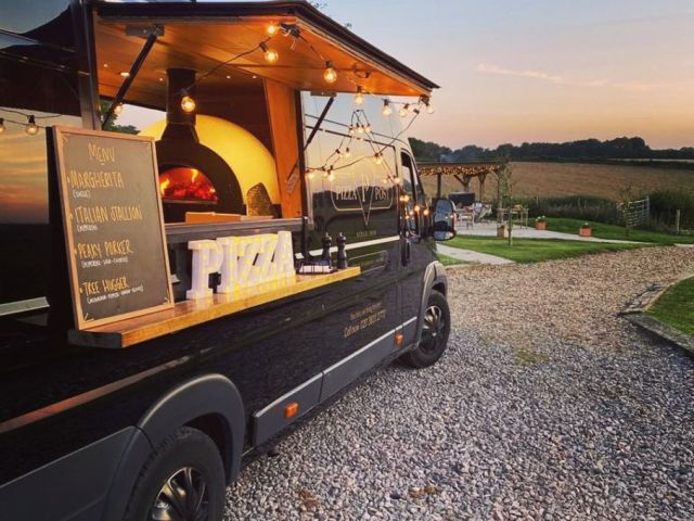 mobile-food-van-catering-the-pizza-burger-post