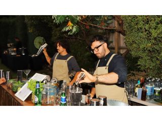 mobile-bar-hire-the-cocktail-post-small-0