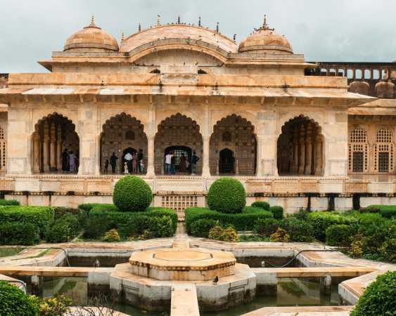 explore-the-wonders-of-jaipur-with-our-captivating-tour