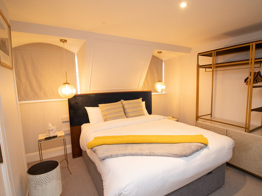 book-hotel-room-in-st-johns-wood-london-big-0