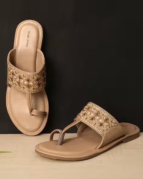 embroidered-toe-ring-flat-sandals-big-0