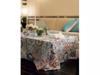 luxury-commercial-linen-tablecloth-for-premium-events-small-0