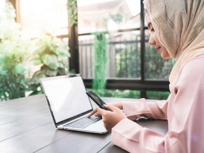 female-quran-teacher-online-learn-quran-with-expert