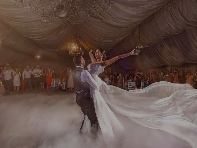 how-to-plan-your-big-day-by-choosing-wedding-dj-hire-in-essex
