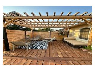 long-lasting-vinyl-deck-builders-london-ontario-small-0