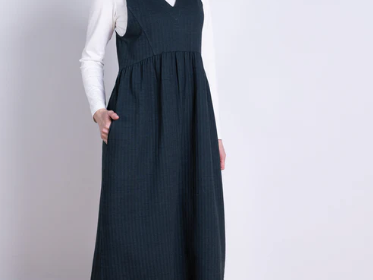 classic-womens-pinafore-dress-for-effortless-everyday-style