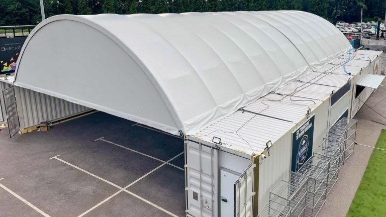 uv-resistant-canopy-coverings-for-harsh-climates-big-0